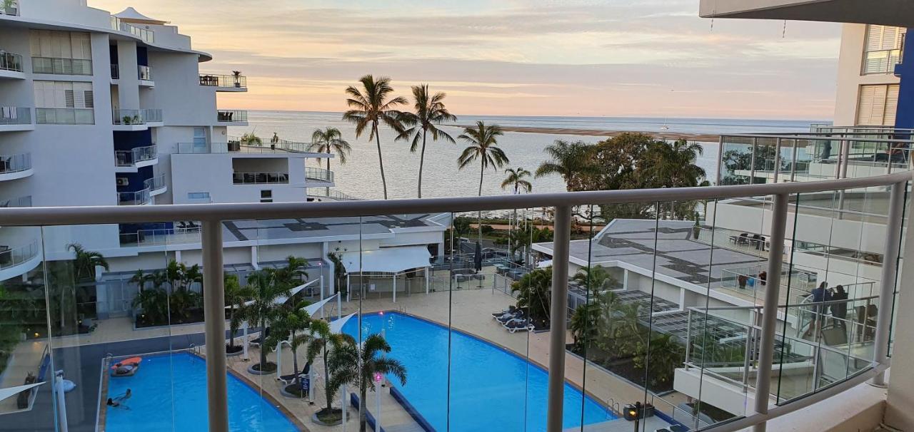 Pier Resort Apartamentos Urangan Exterior foto