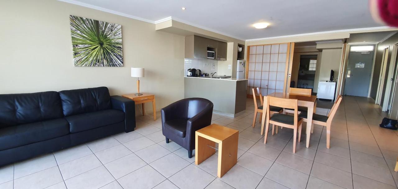 Pier Resort Apartamentos Urangan Exterior foto
