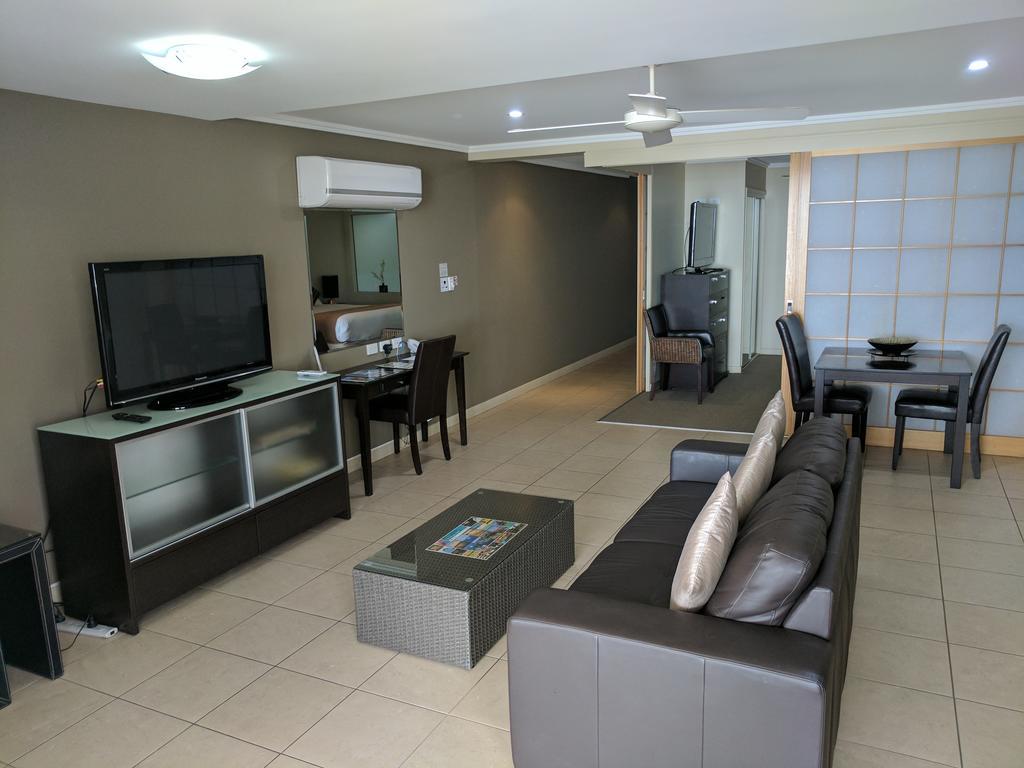 Pier Resort Apartamentos Urangan Exterior foto