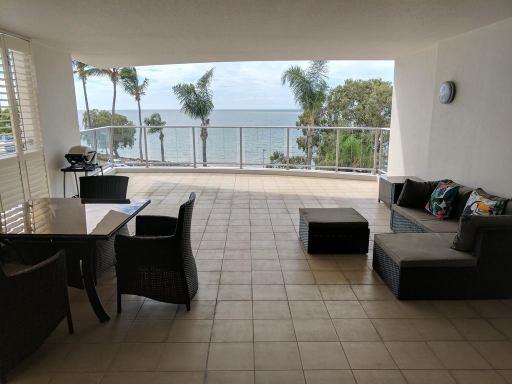Pier Resort Apartamentos Urangan Exterior foto