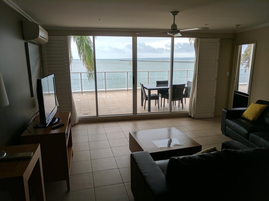 Pier Resort Apartamentos Urangan Exterior foto