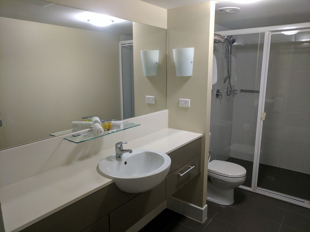 Pier Resort Apartamentos Urangan Exterior foto