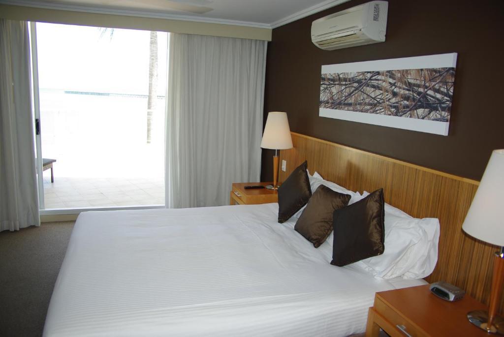 Pier Resort Apartamentos Urangan Exterior foto