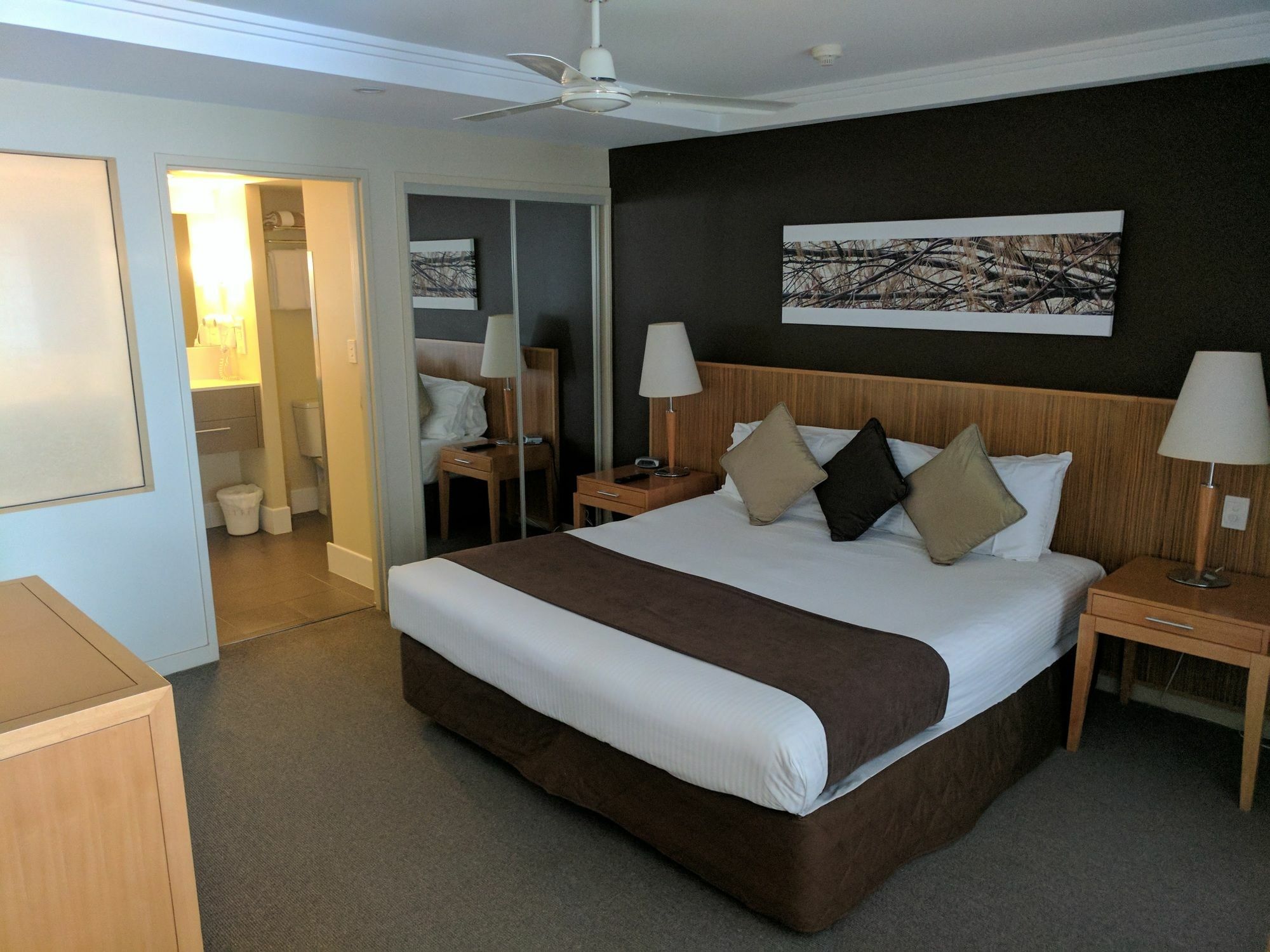 Pier Resort Apartamentos Urangan Exterior foto