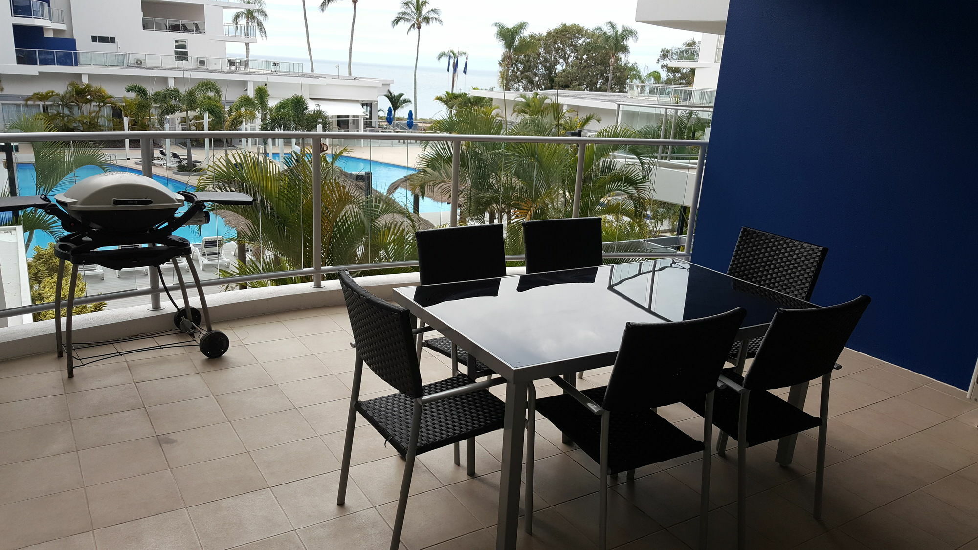 Pier Resort Apartamentos Urangan Exterior foto